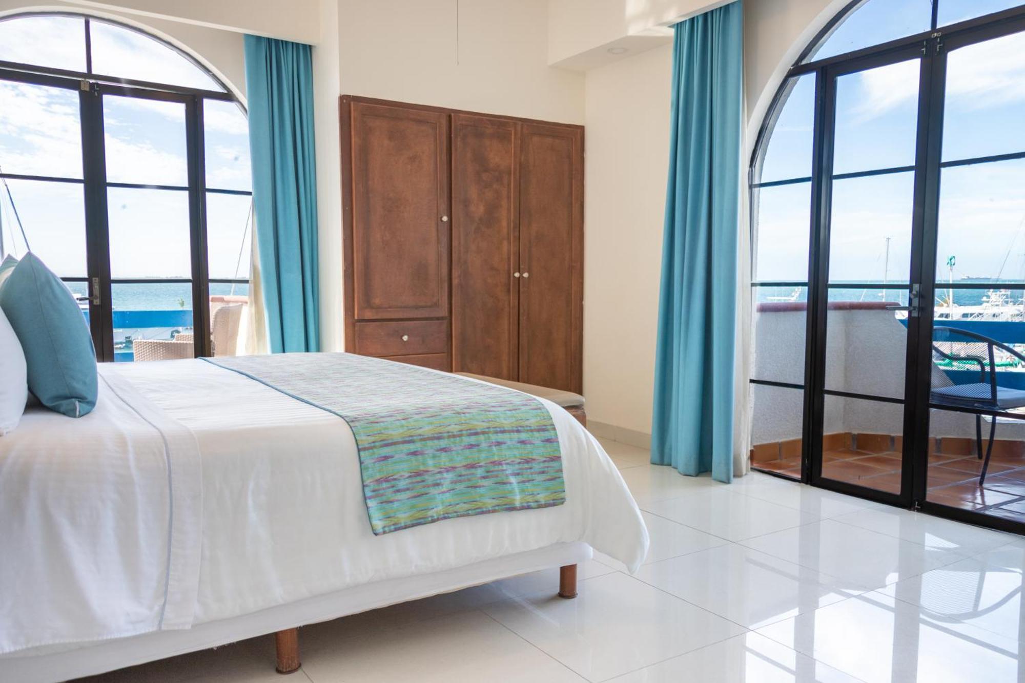 The Westmarine Waterfront Hotel La Paz Kültér fotó